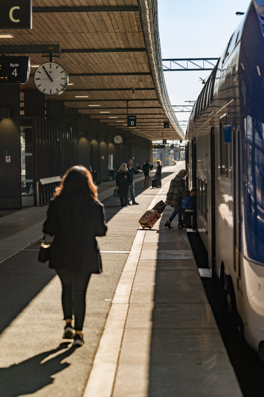 Resenärer vid Uppsala station